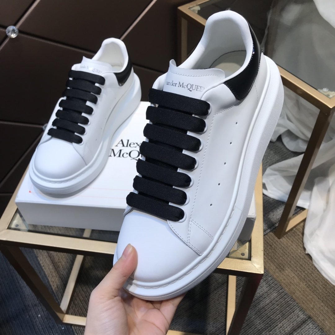 ALEXANDER MCQUEEN BIANCHE E NERE CON LACCI NERI